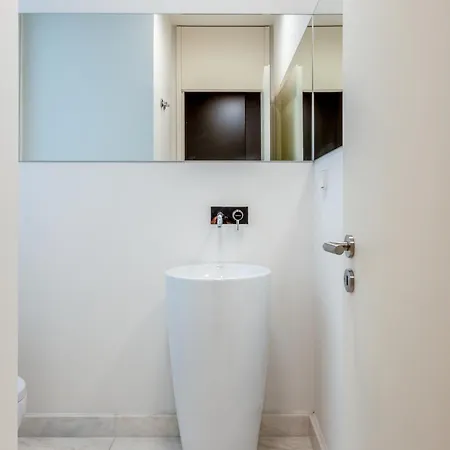 Arco Augusta By The Good Neighbour In شقة