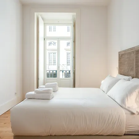 Arco Augusta By The Good Neighbour In Lägenhet