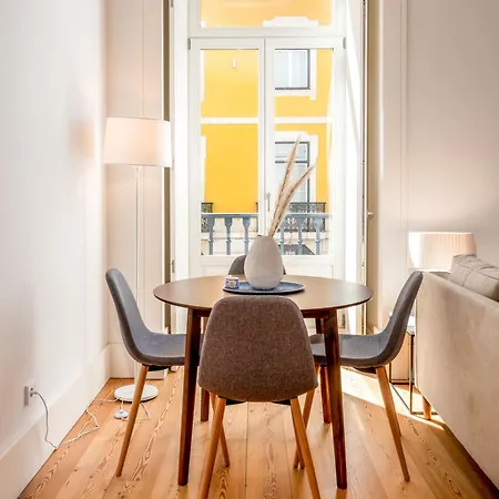 Arco Augusta By The Good Neighbour In Lägenhet