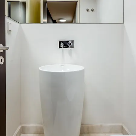 Lägenhet Arco Augusta By The Good Neighbour In